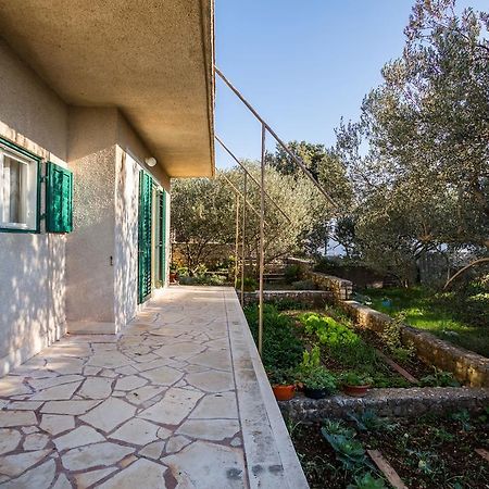 Apartment Srecko Vinisce Exterior photo