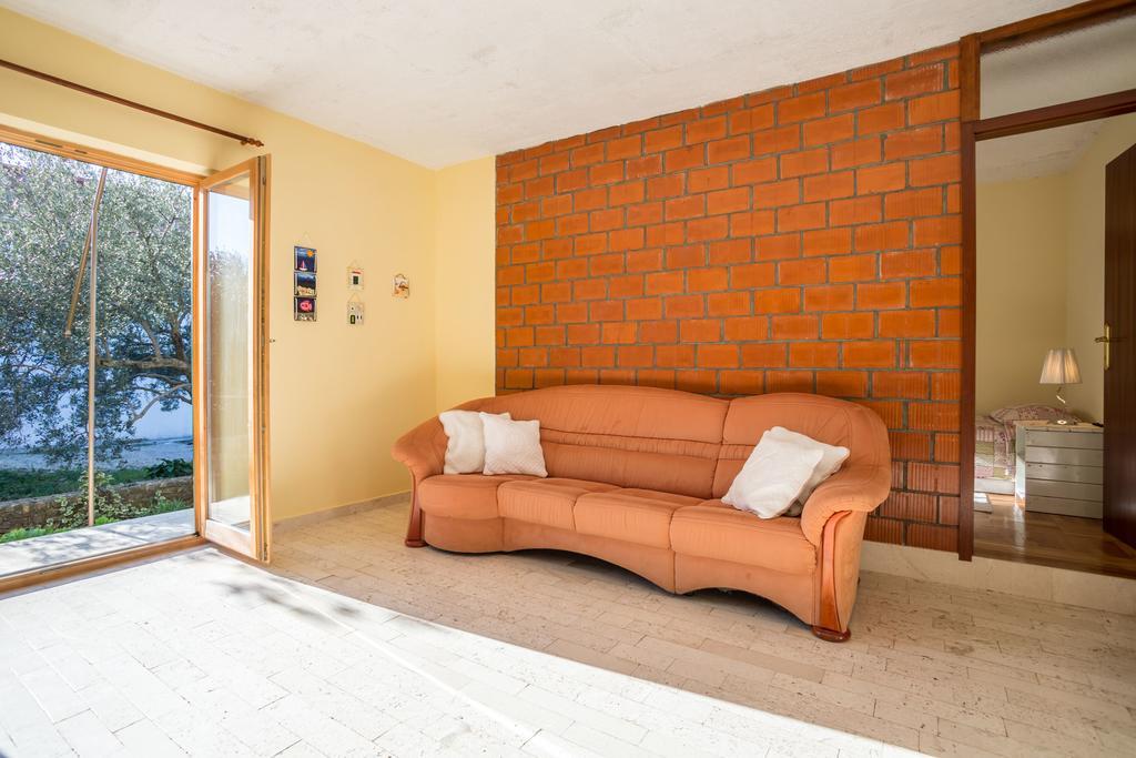 Apartment Srecko Vinisce Exterior photo